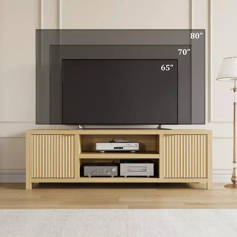 Meuble TV cannelé pour 80 po, Meuble de divertissement moderne avec rangement, Meuble console multimédia en bois avec porte cannelée et poignée dorée, Chêne naturel