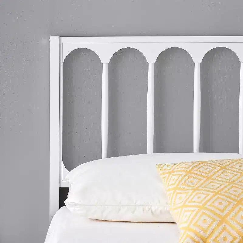 Cadre de lit Queen Size en métal blanc avec tête de lit ondulée, lit plateforme avec 2 tiroirs de rangement et espace sous le lit, aucun sommier tapissier requis, montage facile